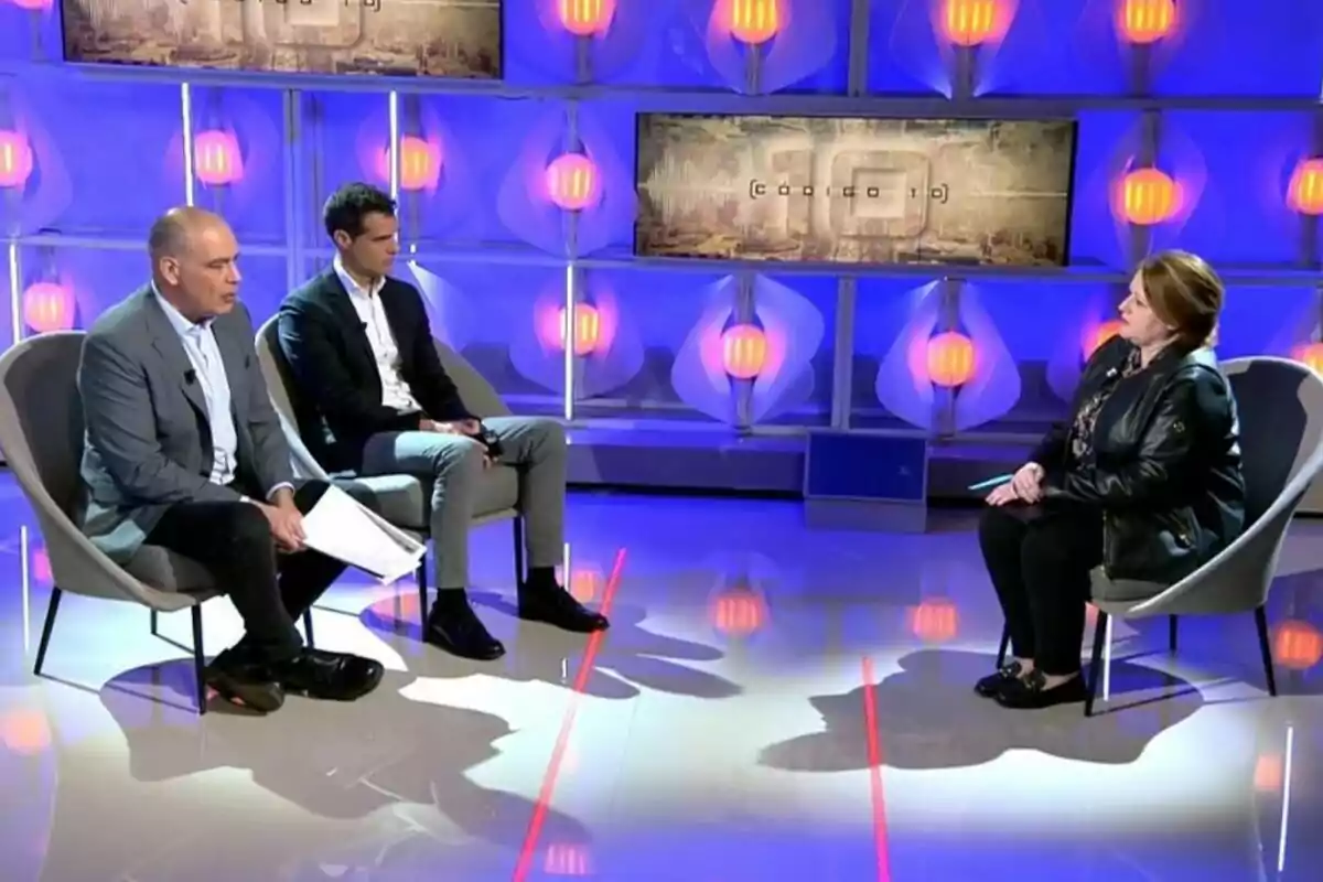 Captura de Ana Vicente en una entrevista en Código 10 con Nacho Abad y David Aleman