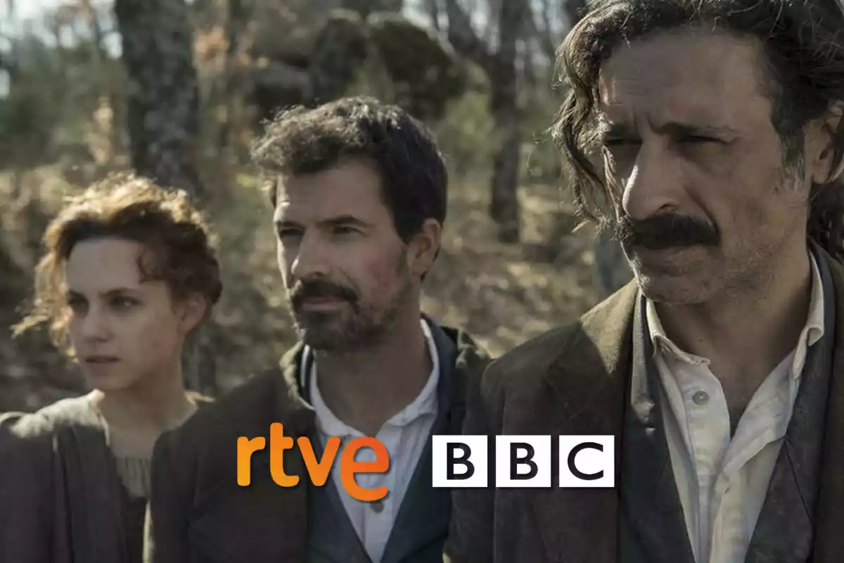 Los protagonistas de 'El ministerio del tiempo' con el logo de RTVE y la BBC sobreimpreso
