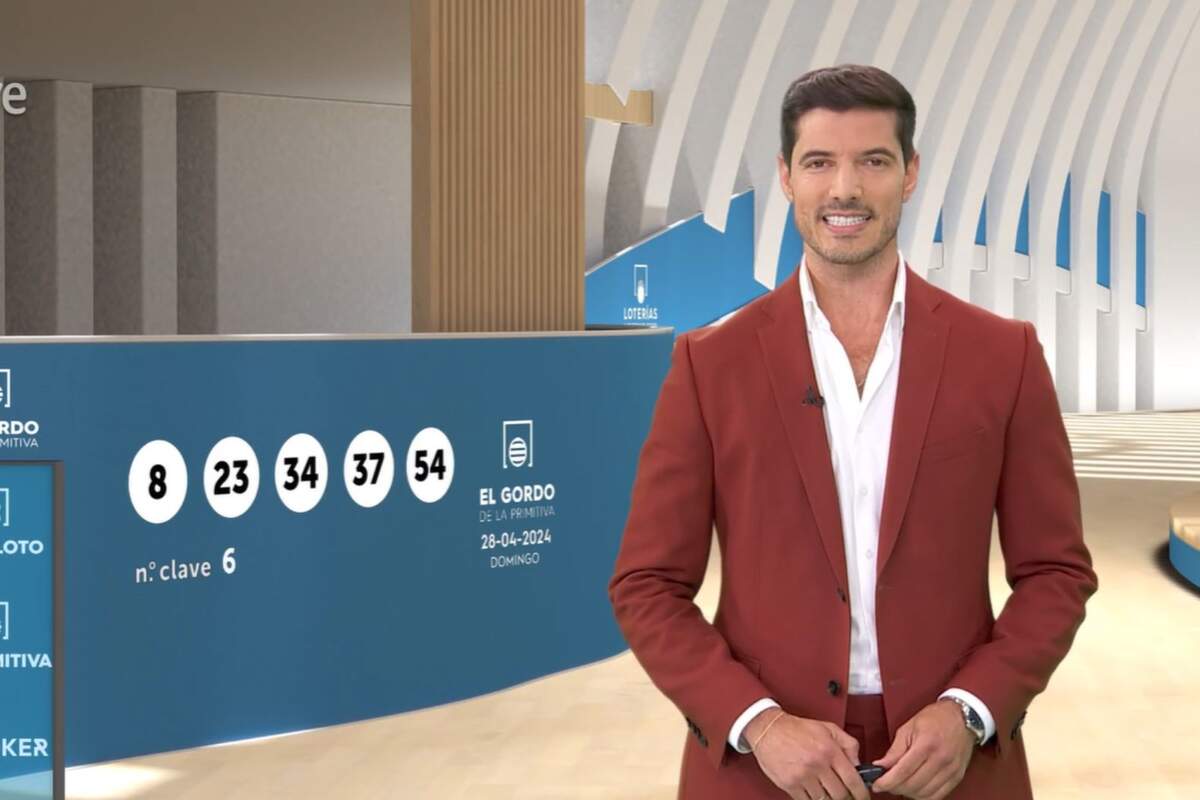 Captura de Diego Burbano como presentador de las loterías de RTVE