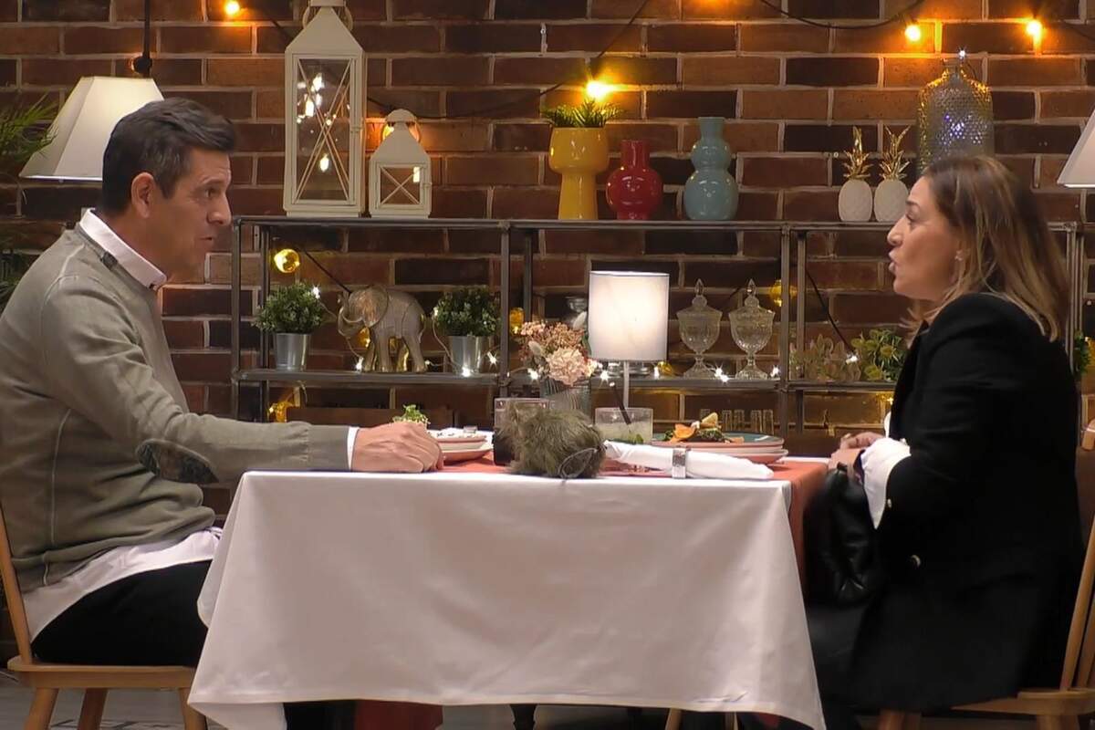 Captura de una cita de First Dates, entre Marijose y Paco, con una rata en la mesa